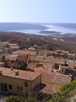 Le Lac de Ste Croix depuis Aiguines